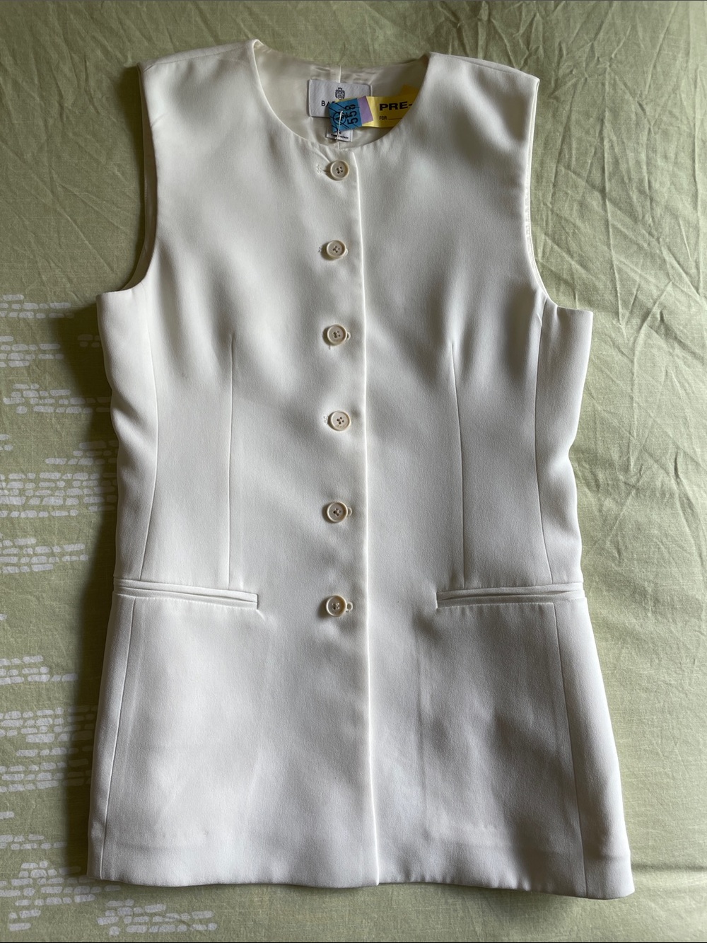 Aritzia Juris Vest - Espace Size 6